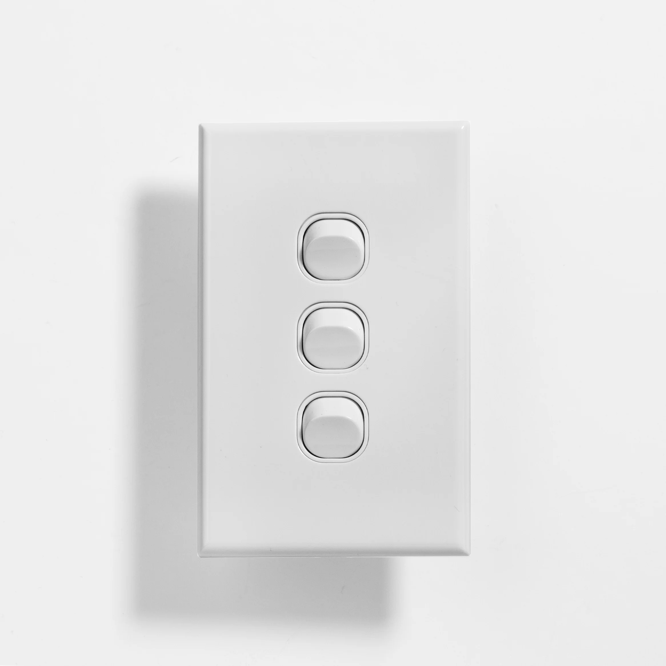 Slim three gang switch 16A vertical